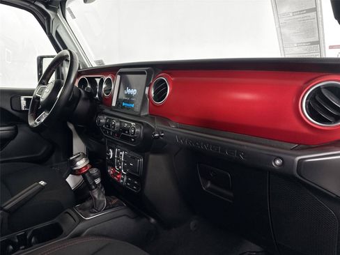Used 2021 Jeep Wrangler Unlimited Rubicon AWD/4WD image 39