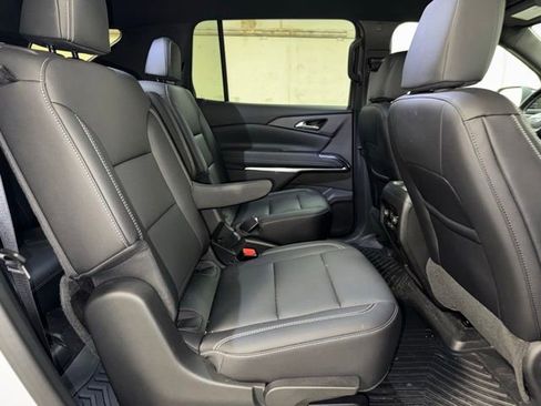 Used 2025 Chevrolet Traverse LT w/ Midnight/Sport Edition FWD image 22