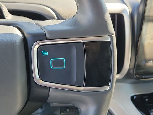 Used 2025 Ford Expedition Active image 20