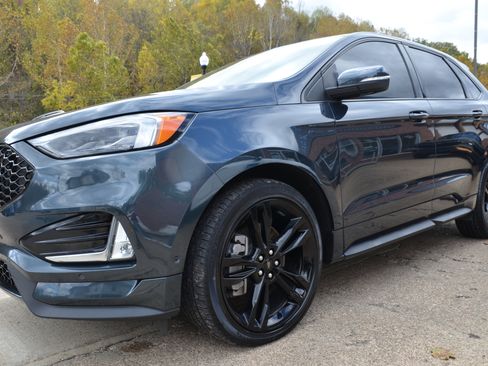 Used 2022 Ford Edge ST w/ Equipment Group 401A image 3