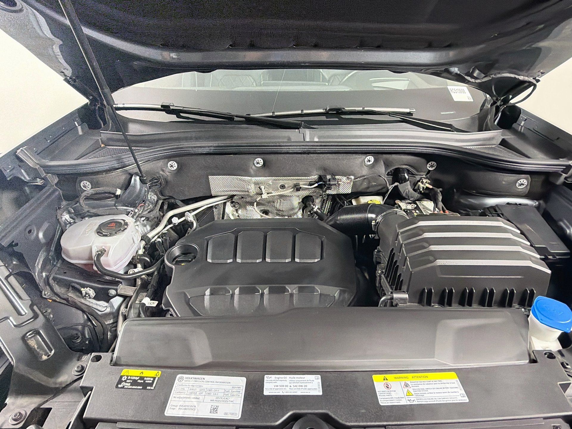 Used 2024 Volkswagen Atlas SEL Premium R-Line AWD/4WD image 31