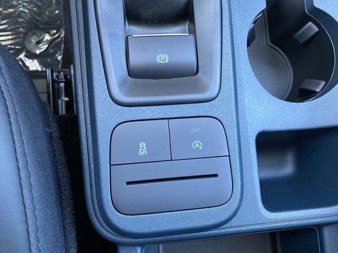 New 2025 Ford Maverick Lariat w/ Black Appearance Package image 28