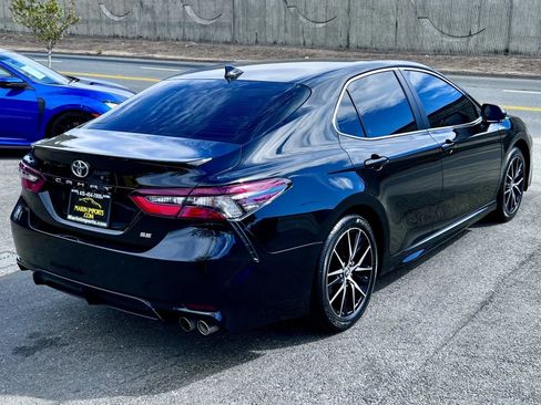 Used 2024 Toyota Camry SE FWD image 6