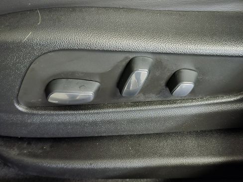 Used 2023 Cadillac XT5 Premium Luxury image 16