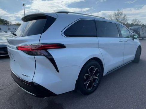 New 2026 Toyota Sienna Platinum AWD/4WD image 2