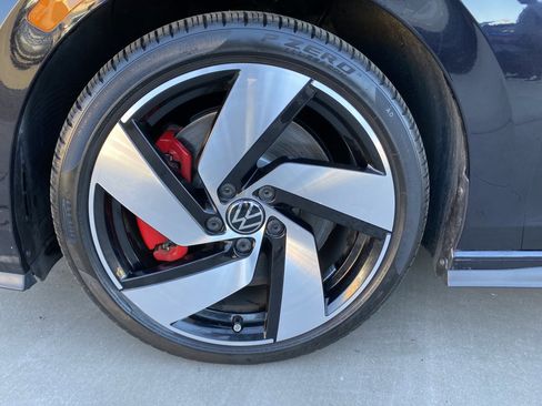 Used 2022 Volkswagen GTI SE image 10