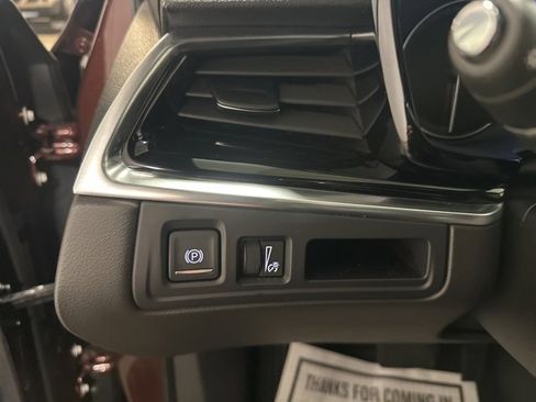 Used 2023 Cadillac XT6 Premium Luxury image 21