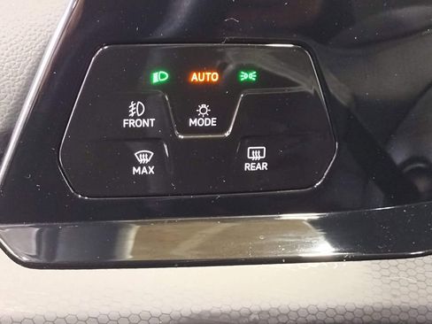 Certified 2022 Volkswagen GTI SE image 25