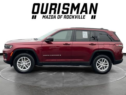 Used 2024 Jeep Grand Cherokee Laredo X AWD/4WD image 3
