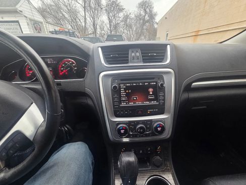 Used 2014 GMC Acadia SLT image 11