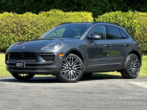 Used 2026 Porsche Macan AWD/4WD image 1
