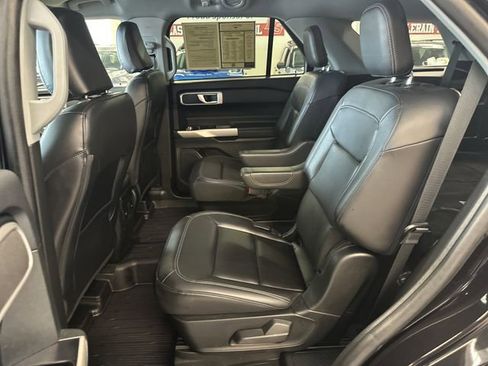 Used 2023 Ford Explorer XLT w/ Equipment Group 202A AWD/4WD image 5