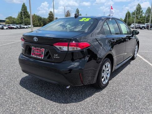 Certified 2025 Toyota Corolla LE FWD image 4