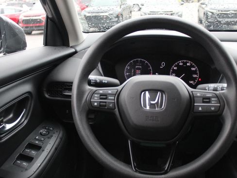 Used 2025 Honda HR-V LX image 12