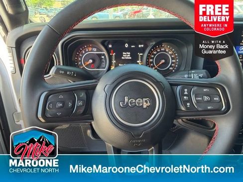 Used 2024 Jeep Gladiator Rubicon w/ Convenience Group AWD/4WD image 35