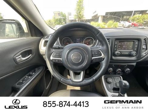 Used 2018 Jeep Compass Latitude w/ Cold Weather Group AWD/4WD image 15