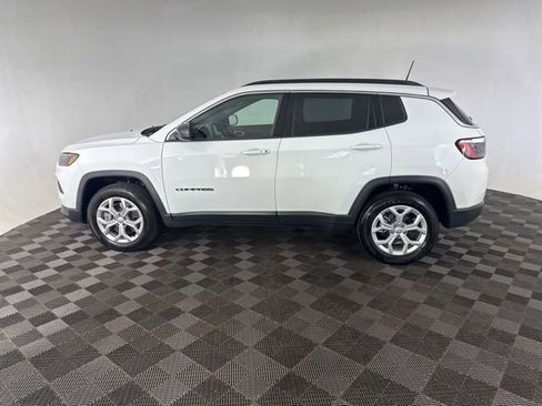 Used 2024 Jeep Compass Latitude AWD/4WD image 8