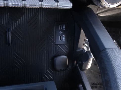 Used 2024 Toyota Tacoma SR5 image 33