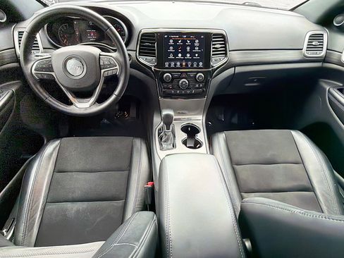 Used 2022 Jeep Grand Cherokee Laredo X image 16