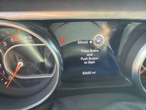 Used 2020 Jeep Wrangler Unlimited Sahara w/ LED Lighting Group AWD/4WD image 10