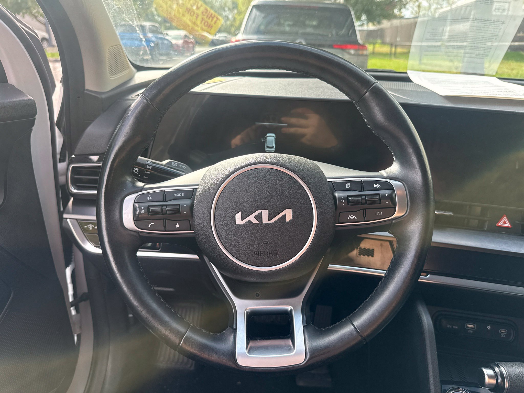Used 2023 Kia Sportage EX AWD/4WD image 16