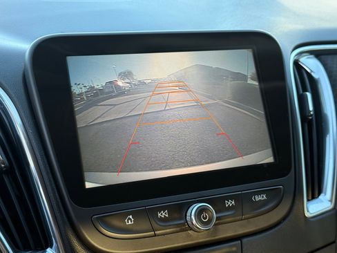 Used 2016 Chevrolet Malibu LT image 19