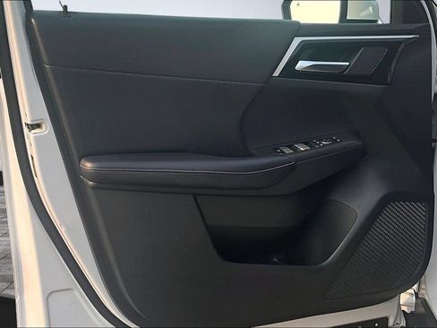 Used 2024 Mitsubishi Outlander SE AWD/4WD image 22