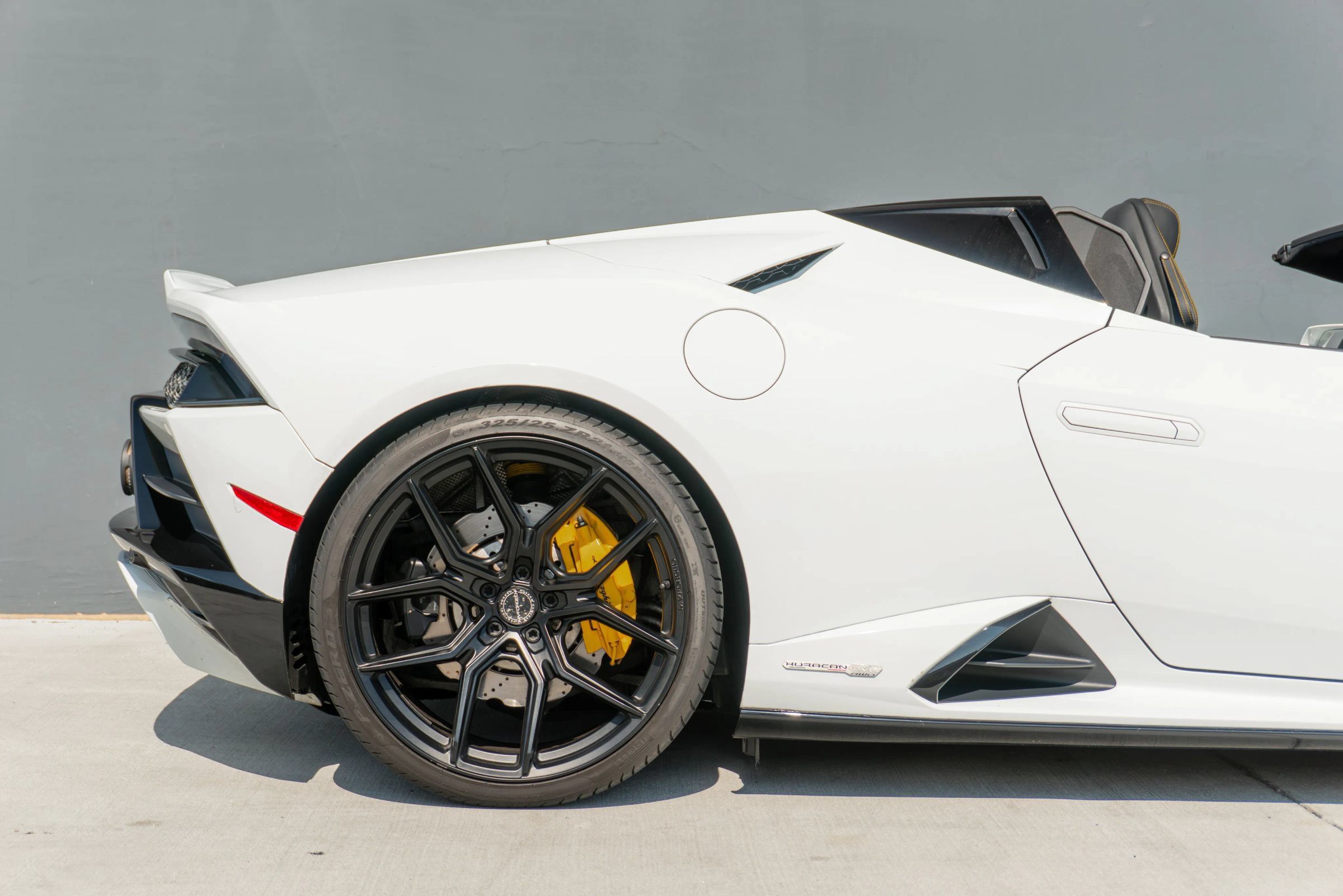 Used 2021 Lamborghini Huracan EVO RWD image 33