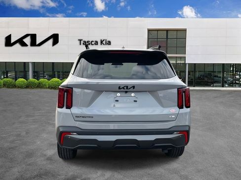 Used 2025 Kia Sorento SX image 6