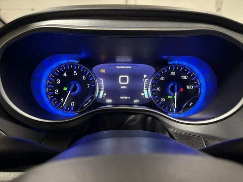 Used 2020 Chrysler Pacifica Touring-L Plus w/ Advanced Safetytec Group image 12