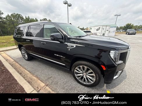 Used 2021 GMC Yukon XL Denali w/ Denali Premium Package AWD/4WD image 5