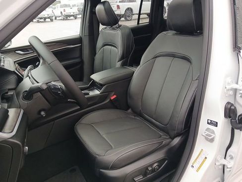 New 2026 Jeep Grand Cherokee Limited image 33