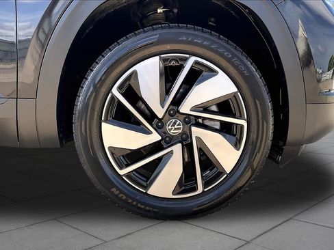 Used 2025 Volkswagen Atlas SE FWD image 11