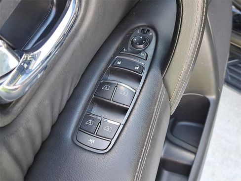 Used 2022 Nissan Armada Platinum w/ Captain's Chairs Package image 23