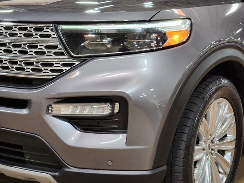 Used 2021 Ford Explorer Limited w/ Equipment Group 301A RWD image 14