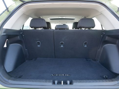Certified 2023 Hyundai Venue SEL FWD image 18