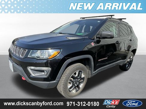 Used 2018 Jeep Compass Trailhawk AWD/4WD image 2