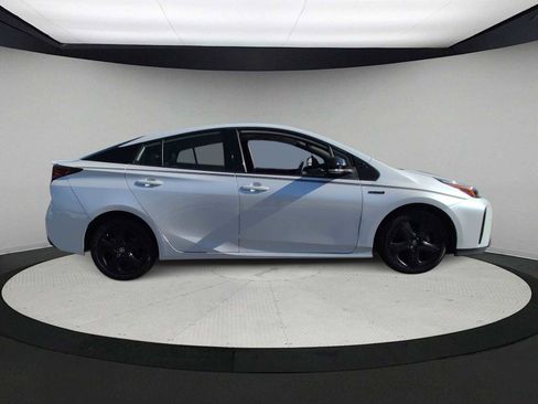 Used 2021 Toyota Prius L Eco image 9