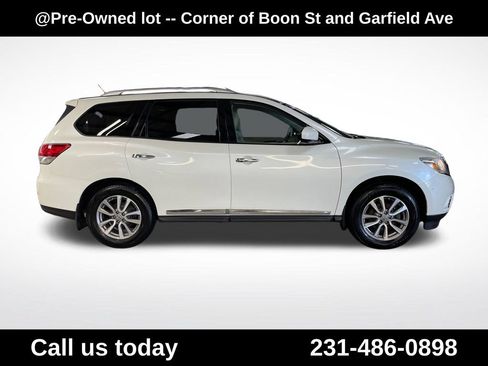 Used 2016 Nissan Pathfinder SL w/ SL Tech Package AWD/4WD image 6