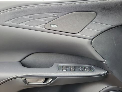 Used 2025 Lexus RX 500h F Sport image 17