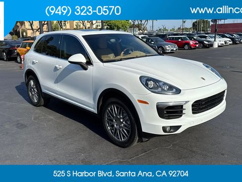 Used 2016 Porsche Cayenne S AWD/4WD image 3
