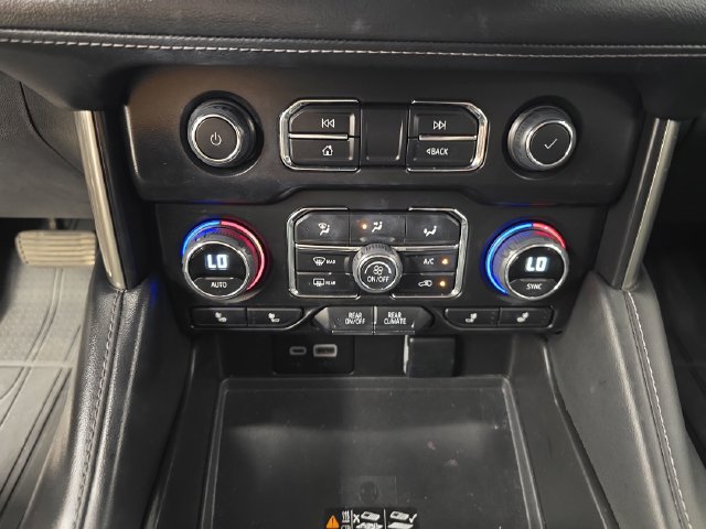 Used 2024 Chevrolet Tahoe Z71 w/ Luxury Package AWD/4WD image 28