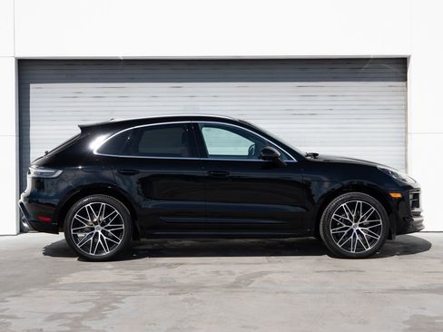 Certified 2025 Porsche Macan image 8