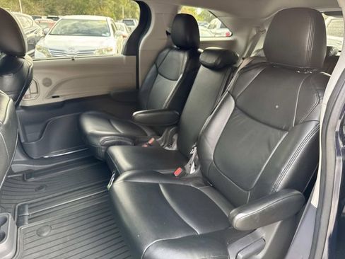 Certified 2023 Toyota Sienna LE w/ LE Plus Package image 13