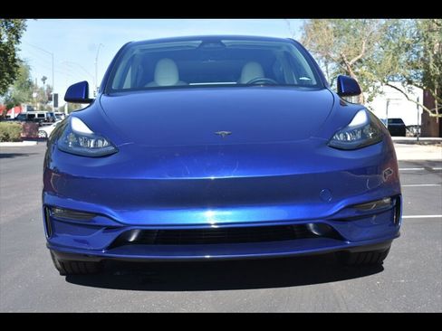 Used 2023 Tesla Model Y Performance image 8