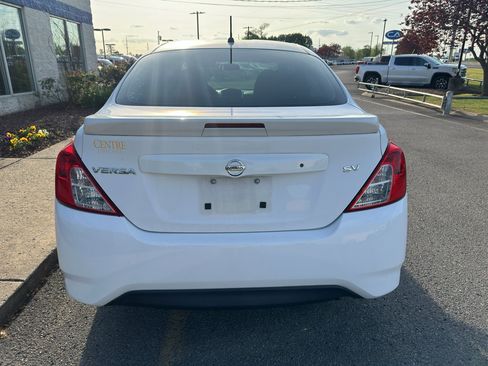 Used 2017 Nissan Versa SV image 6