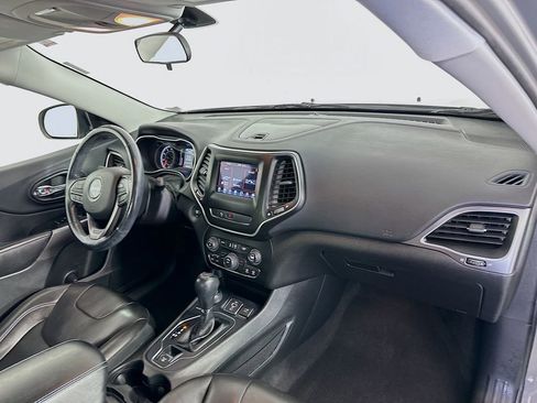 Used 2019 Jeep Cherokee Latitude Plus w/ Cold Weather Group image 27