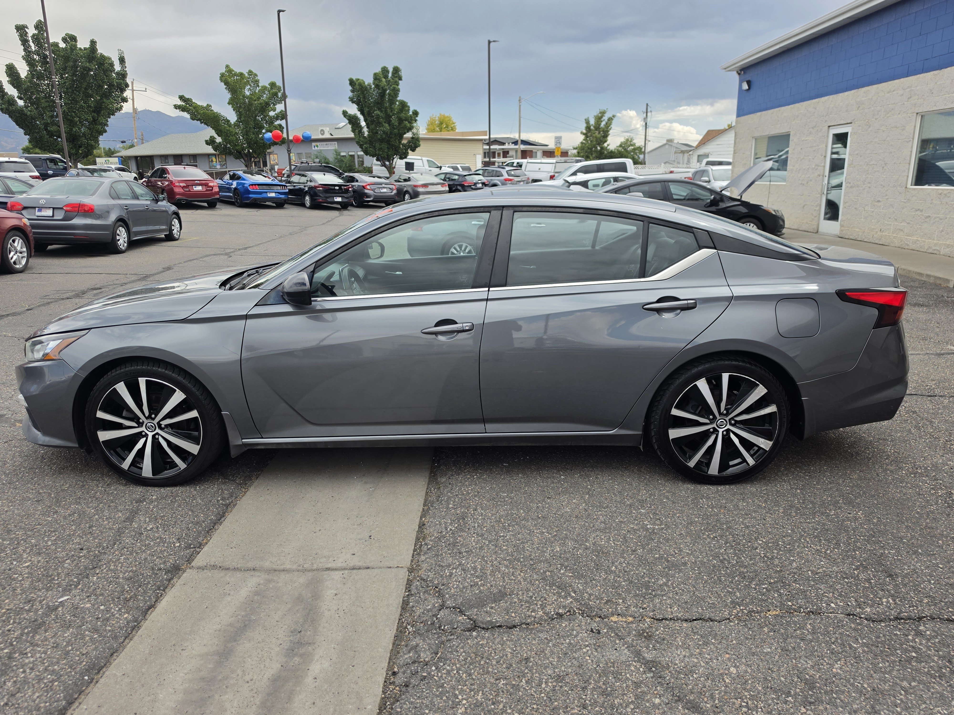 Used 2020 Nissan Altima 2.5 SR FWD image 4