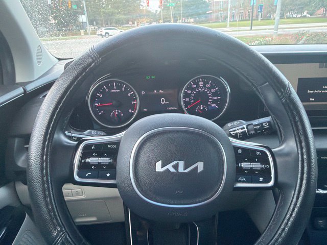 Used 2022 Kia Carnival EX FWD image 11