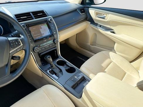 Used 2017 Toyota Camry XLE w/ Moonroof Package FWD image 21
